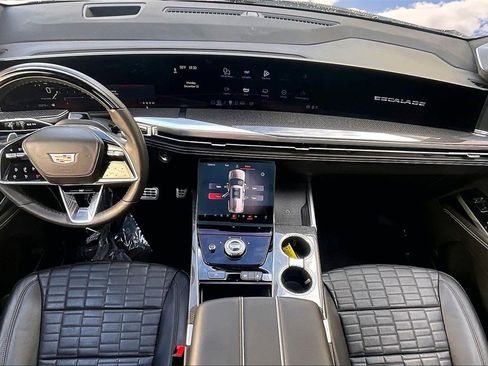 Certified 2025 Cadillac Escalade ESV V image 7