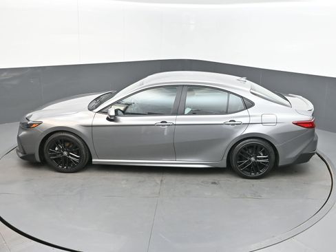 Used 2025 Toyota Camry SE FWD image 33