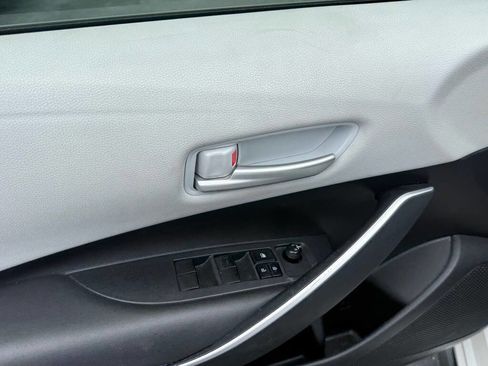 Used 2021 Toyota Corolla SE FWD image 9