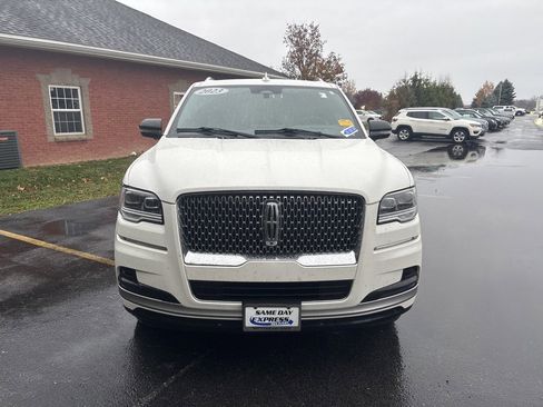 Used 2023 Lincoln Navigator Reserve image 3