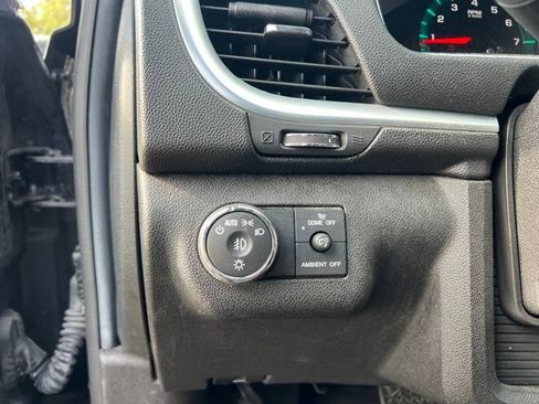 Used 2016 Chevrolet Traverse LT w/ Style and Technology Package FWD image 18