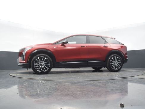 Certified 2025 Cadillac Optiq Sport 2 w/ LPO, Floor Liner Package image 54