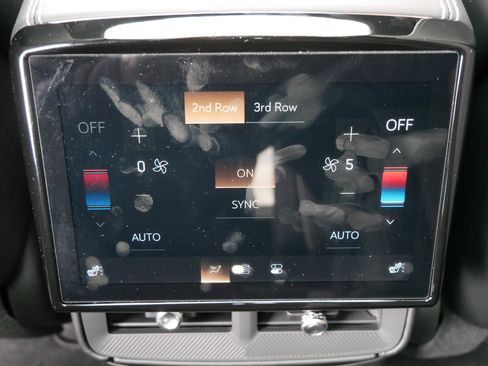 Certified 2026 Cadillac Vistiq Platinum AWD/4WD image 13
