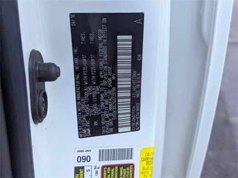 Used 2016 Toyota Sienna L image 34