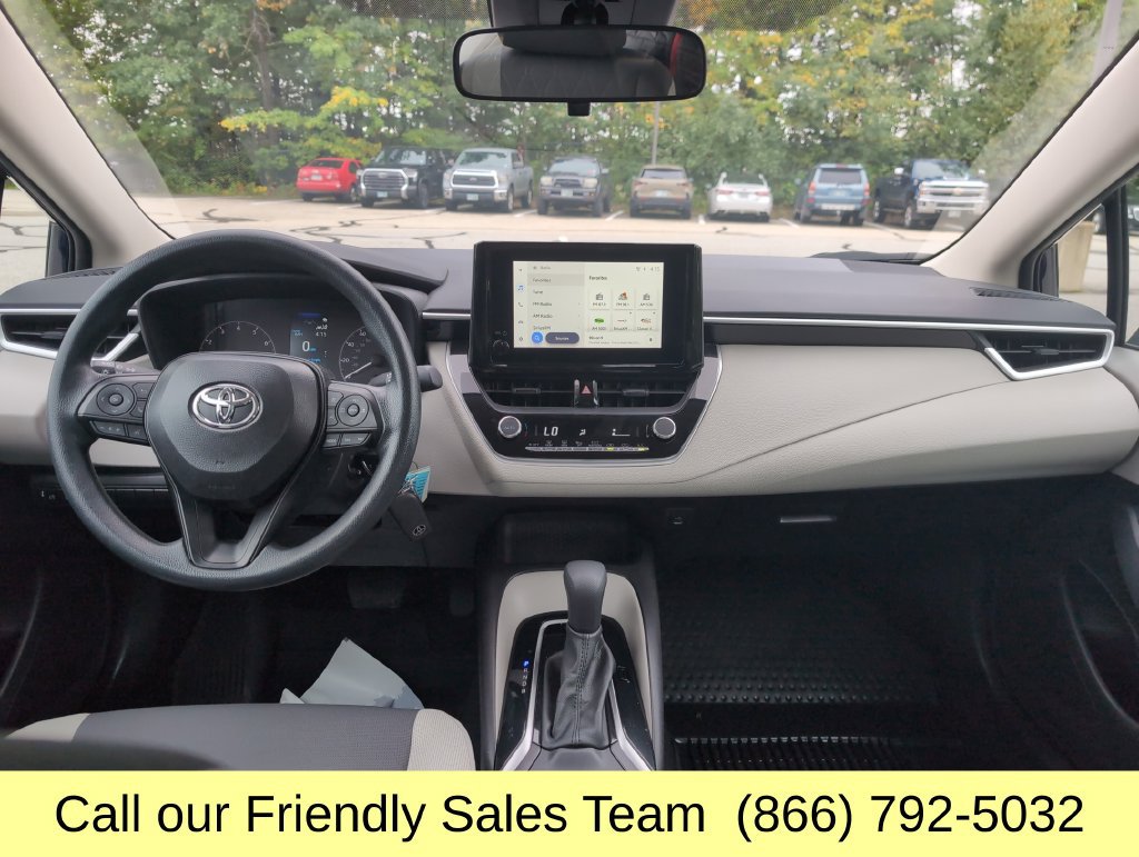 Used 2025 Toyota Corolla LE FWD image 13