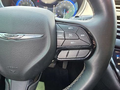 Used 2018 Chrysler Pacifica Touring-L Plus w/ S Appearance Package FWD image 42