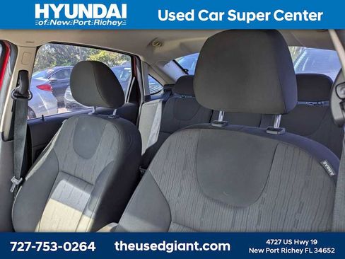 Used 2009 Ford Focus SE FWD image 3
