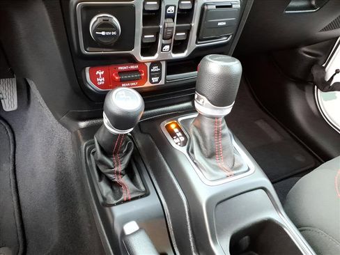 Used 2021 Jeep Gladiator Rubicon w/ LED Lighting Group image 17