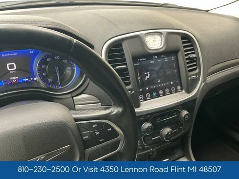 Used 2019 Chrysler 300 Touring w/ Quick Order Package 2EF RWD image 22
