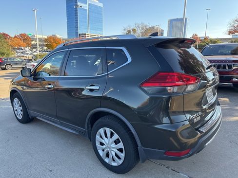 Used 2017 Nissan Rogue S w/ S Appearance Package image 4