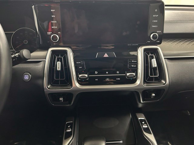 Used 2022 Kia Sorento S FWD image 19
