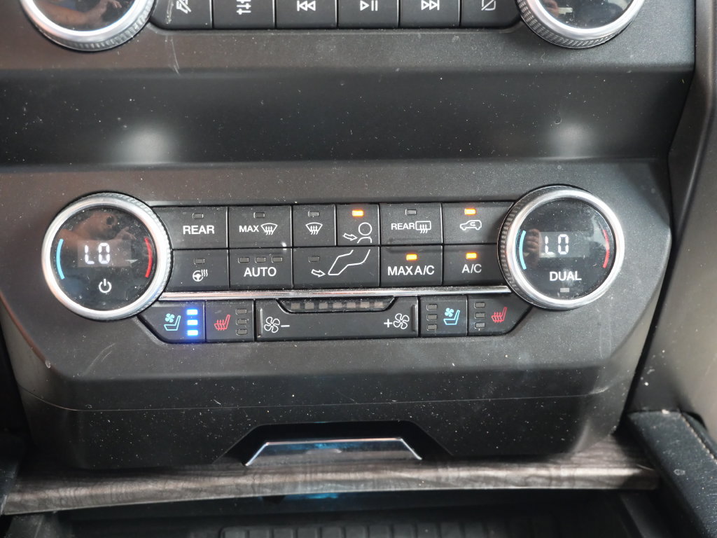 Used 2021 Ford Expedition Limited AWD/4WD image 32