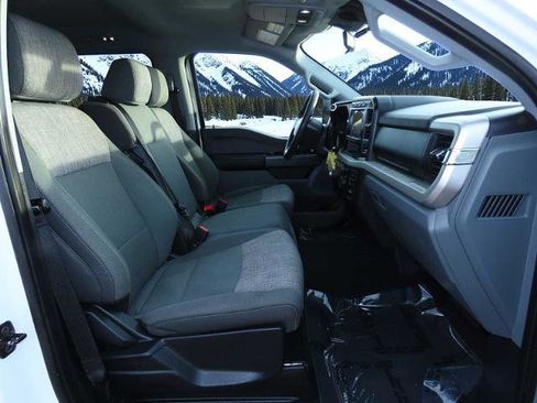 Certified 2024 Ford F250 XLT image 5