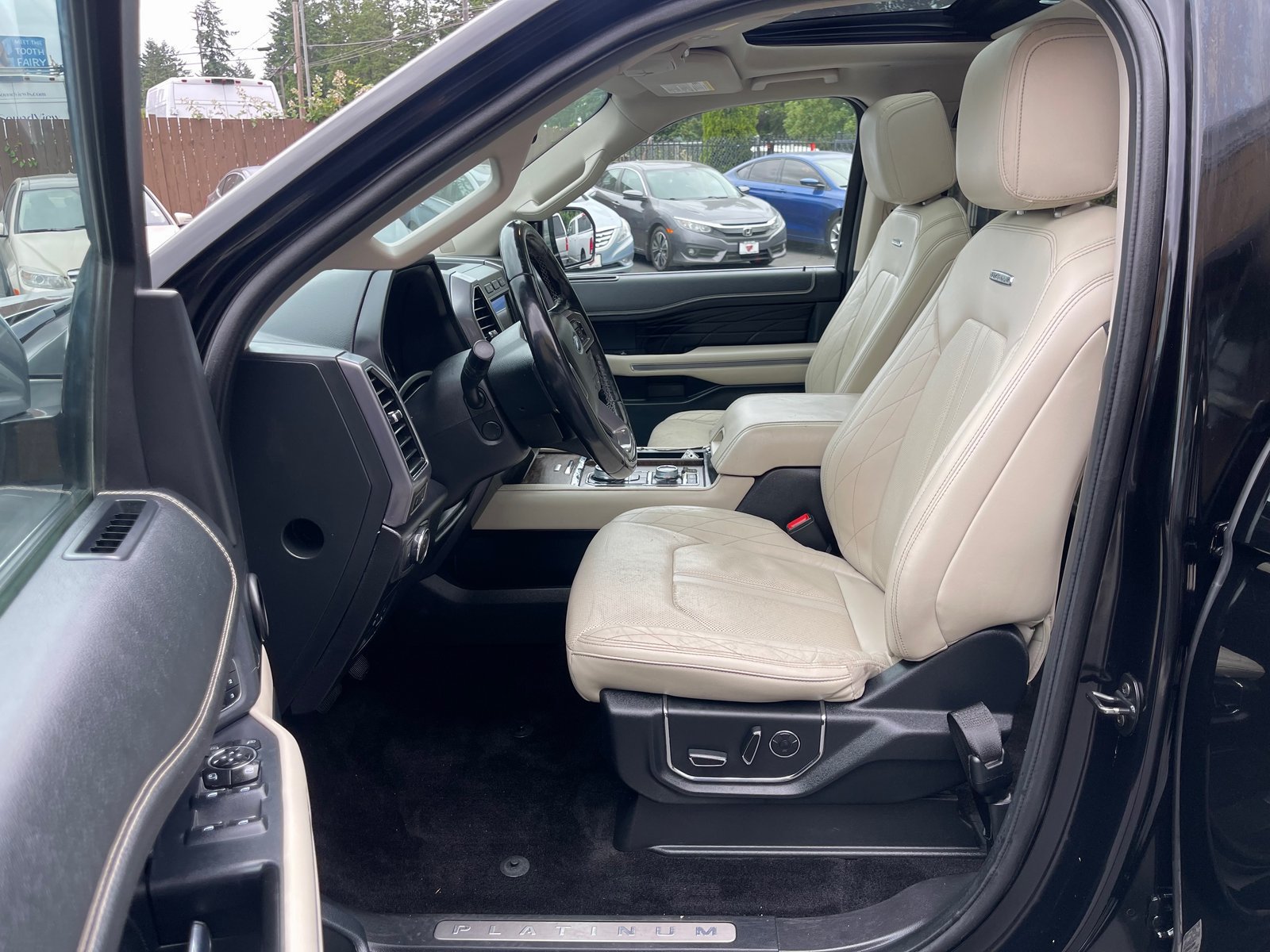 Used 2018 Ford Expedition Max Platinum AWD/4WD image 9