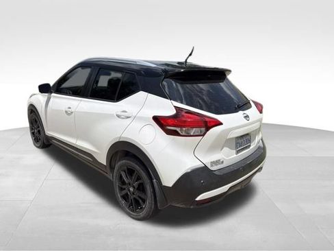 Used 2020 Nissan Kicks SR w/ SR Premium Package FWD image 6