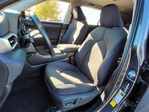 Used 2023 Toyota Highlander LE image 9