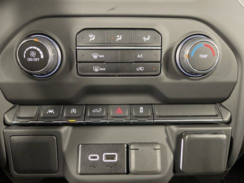 Used 2024 Chevrolet Silverado 1500 Custom image 21