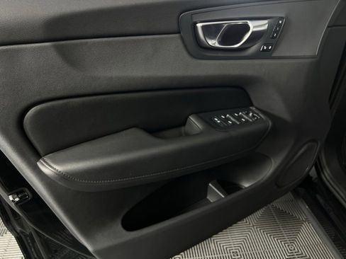 Used 2025 Volvo XC60 B5 Plus image 26