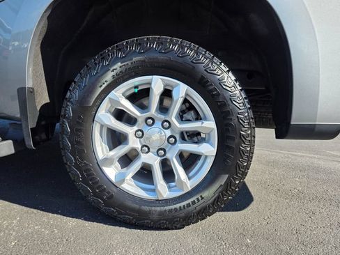 Used 2023 Chevrolet Silverado 1500 LT w/ Protection Package AWD/4WD image 8