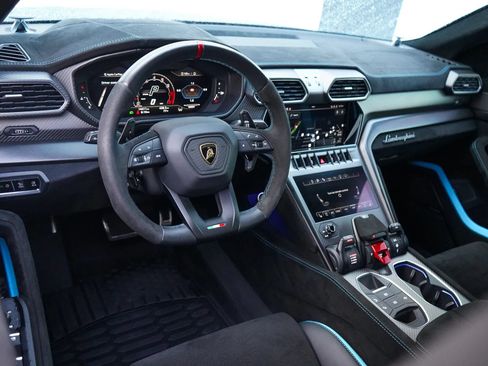 Used 2024 Lamborghini Urus Performante AWD/4WD image 45