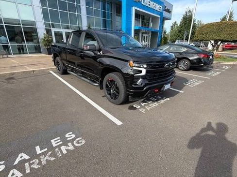 Used 2023 Chevrolet Silverado 1500 RST w/ Redline Edition AWD/4WD image 9