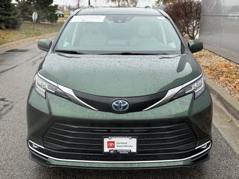 Certified 2023 Toyota Sienna XLE image 39
