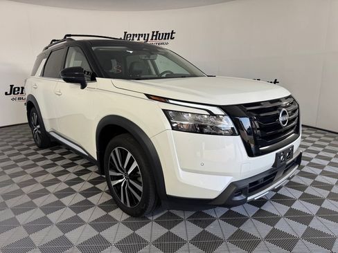 Used 2023 Nissan Pathfinder Platinum AWD/4WD image 6