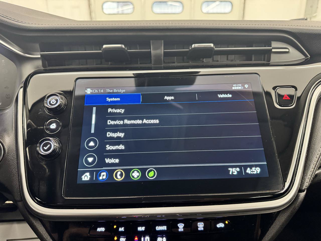 Used 2023 Chevrolet Bolt EUV LT FWD image 35