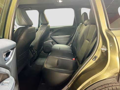 Used 2025 Subaru Forester Limited AWD/4WD image 25