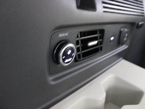 Used 2025 Hyundai Santa Fe Limited image 42