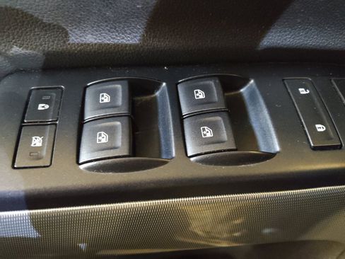 Used 2018 Chevrolet Silverado 1500 LT w/ All Star Edition image 27