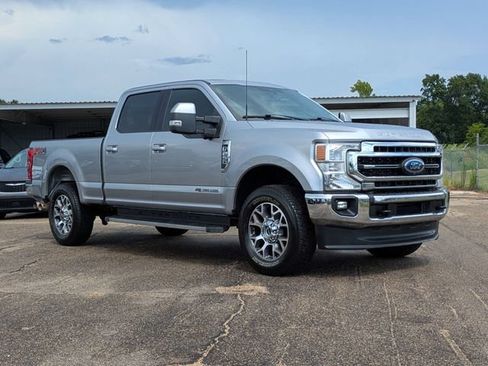 Used 2022 Ford F250 Lariat w/ Lariat Value Package AWD/4WD image 2
