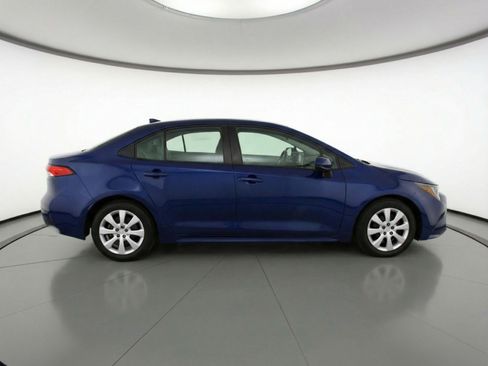 Used 2025 Toyota Corolla LE FWD image 11