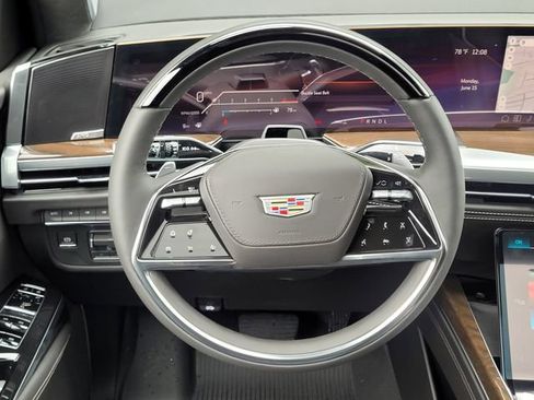 New 2026 Cadillac Escalade ESV Platinum Sport w/ LPO, ONYX Package AWD/4WD image 10