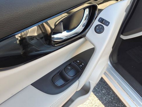 Used 2022 Nissan Rogue Sport SL image 12