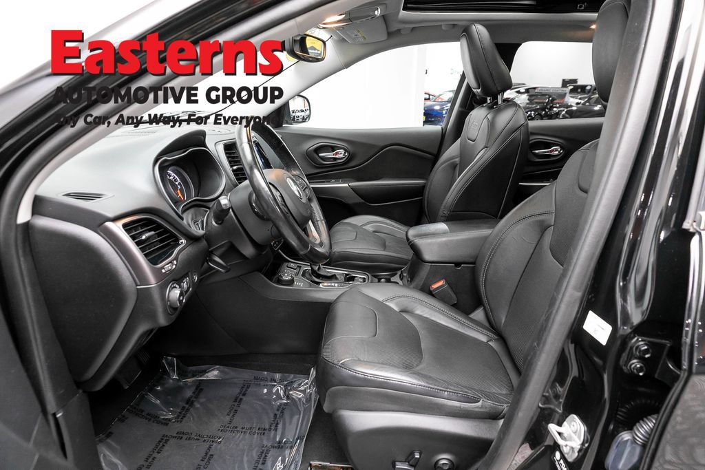 Used 2021 Jeep Cherokee Limited w/ Mopar Interior Package AWD/4WD image 15