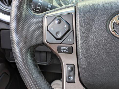 Used 2022 Toyota Tacoma SR5 RWD image 23