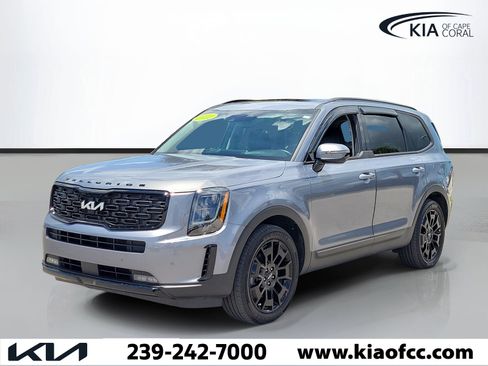 Certified 2022 Kia Telluride SX w/ SX Prestige Package AWD/4WD image 3