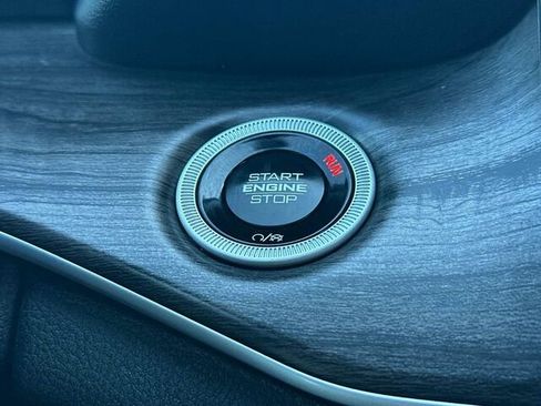 Used 2024 Jeep Grand Cherokee L Limited w/ Luxury Tech Group II image 28