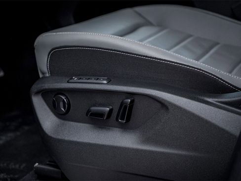 New 2024 Volkswagen Atlas Cross Sport SEL R-Line image 23