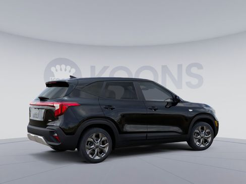 New 2026 Kia Seltos LX image 8