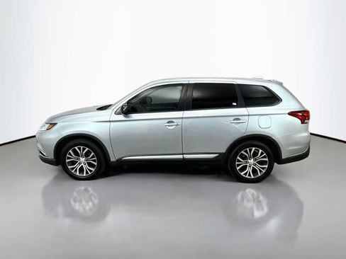 Used 2017 Mitsubishi Outlander ES FWD image 4
