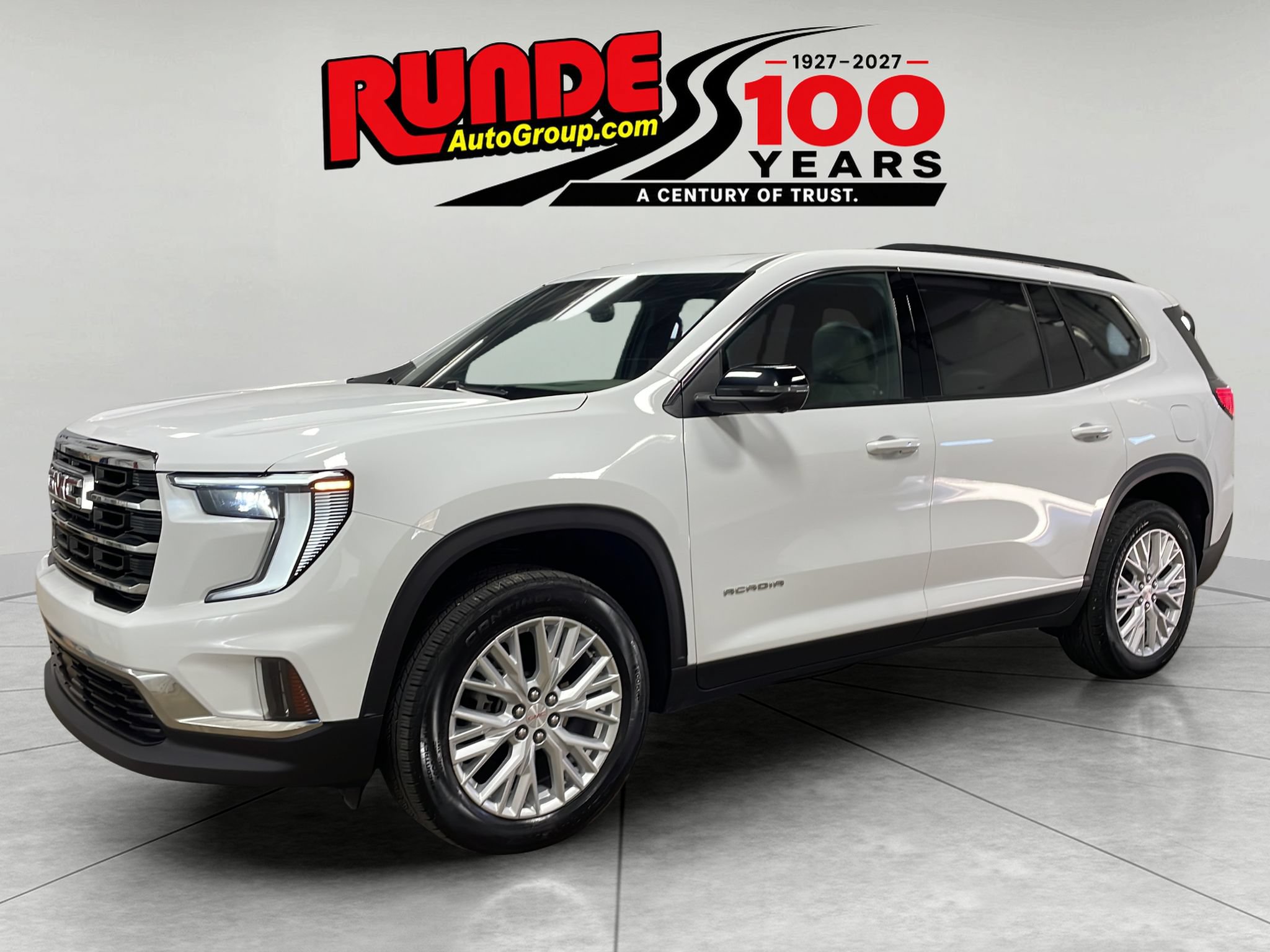 Used 2024 GMC Acadia Elevation w/ Trailering Package AWD/4WD image 1
