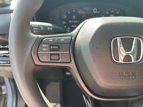 Used 2025 Honda Accord SE image 19