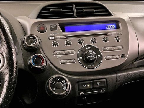 Used 2011 Honda Fit Sport image 8