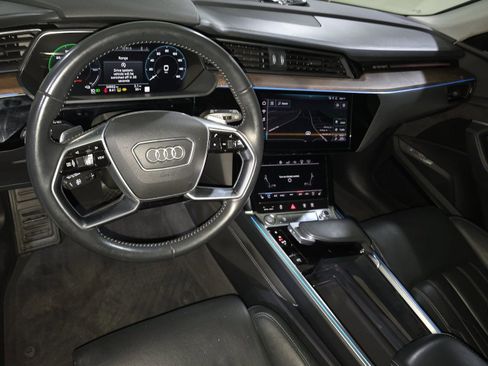 Used 2019 Audi e-tron Prestige w/ Prestige Package image 10
