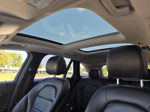Used 2018 Mercedes-Benz GLC 300 4MATIC image 46
