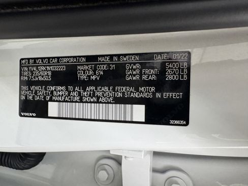 Used 2022 Volvo XC60 B5 Momentum image 38