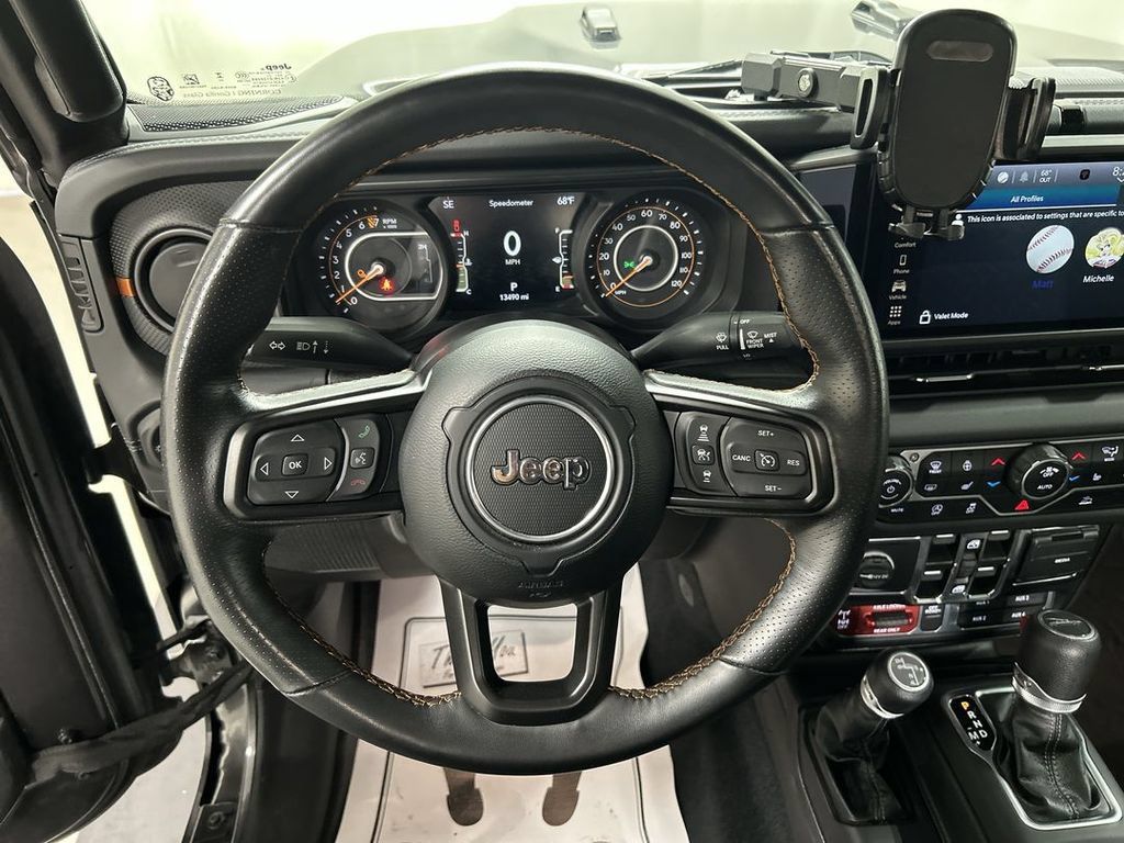 Used 2024 Jeep Gladiator Mojave w/ Convenience Group AWD/4WD image 3