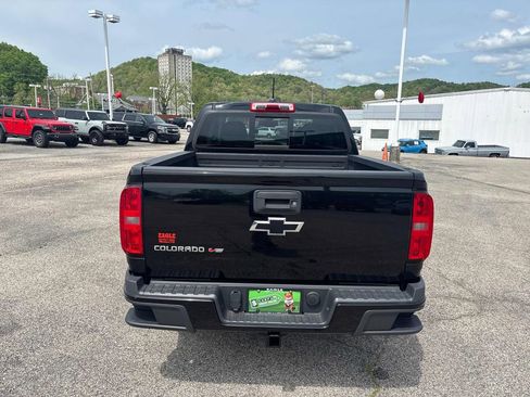 Used 2017 Chevrolet Colorado Z71 w/ Z71 Midnight Edition AWD/4WD image 4